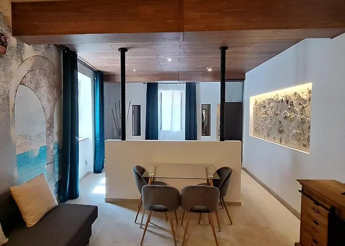 Caieta Housing Affittacamere 4*