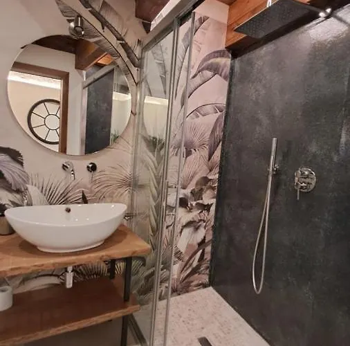 Caieta Housing Affittacamere 4*