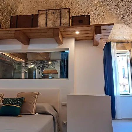 Pensión Caieta Housing