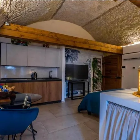 Caieta Housing 3* Γκαέτα